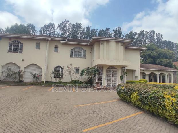 A Commercial 14 Bedrooms to Let