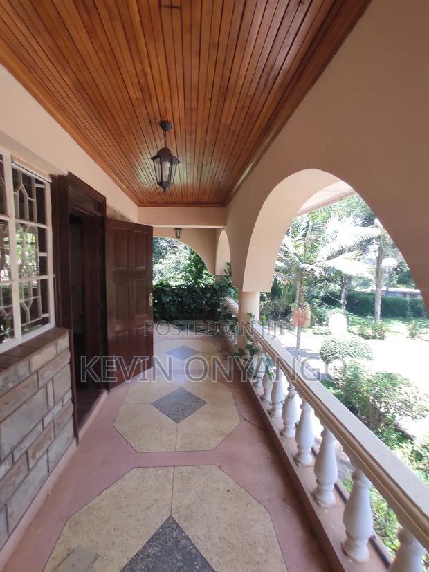 A 6 Bedroom House on 1acre Land