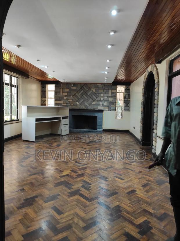 A 6 Bedroom House on 1acre Land