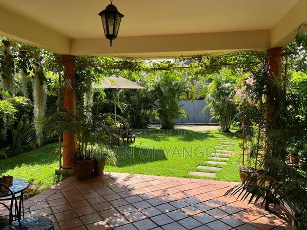 5bdrm Townhouse/Terrace in Kilimani for sale