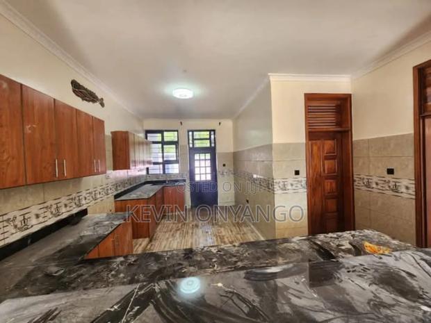 5bdrm Villa in Karen for rent