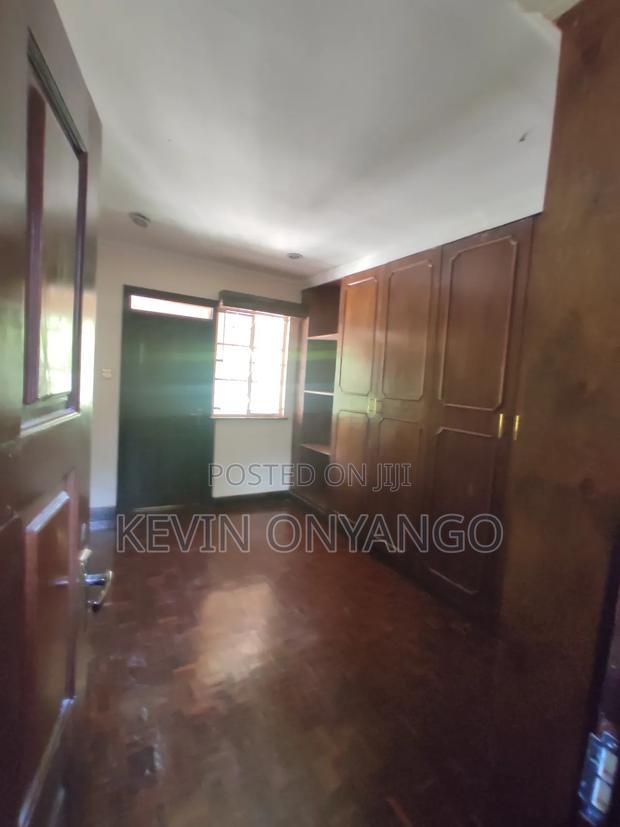 A 6 Bedroom House on 1acre Land
