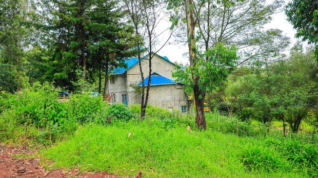 Prime Commercial Plot for Sale in Gitaru
