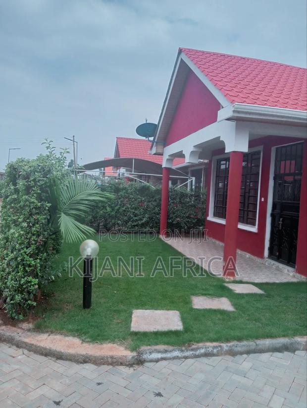 4bdrm Bungalow in Kenyatta Road / Theta for rent