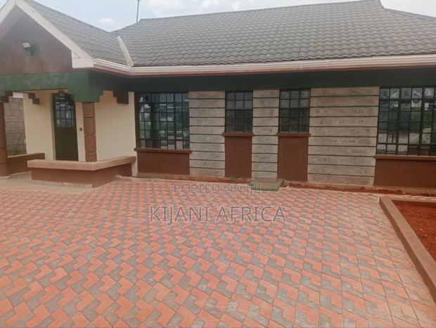 3bdrm Bungalow in Kenyatta Road / Theta for rent