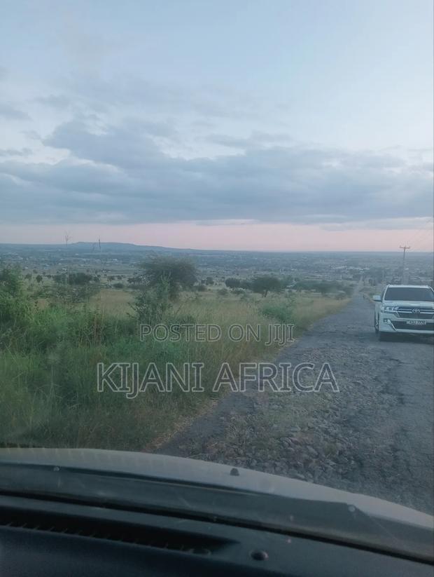 50 by 100 Plots in Kbc,Malaa With a Hill Vintage Point