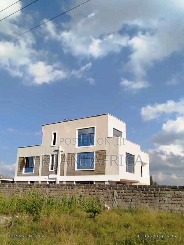 4bdrm Maisonette in Kamulu for sale