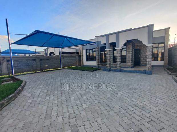 3bdrm Bungalow in Joska for sale
