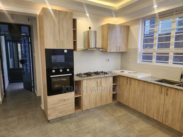 4bdrm Maisonette in Kenyatta Road / Theta for rent