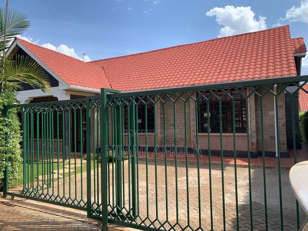 3bdrm Bungalow in Kenyatta Road / Theta for rent
