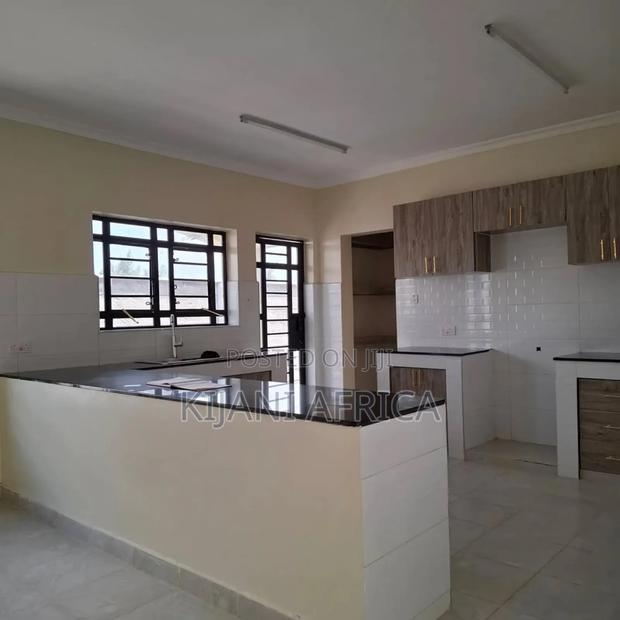 3bdrm Bungalow in Kitengela for sale