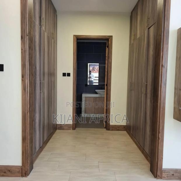 4bdrm Maisonette in Ruaka for sale