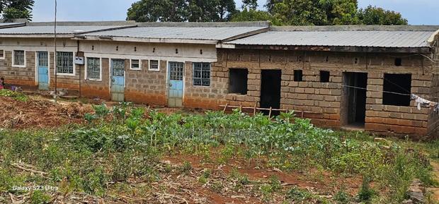 7bdrm Duplex in Kahoya, Huruma for sale