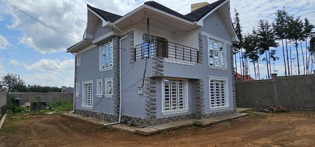 5bdrm Maisonette in Chepkanga Eldoret, Kimumu for sale