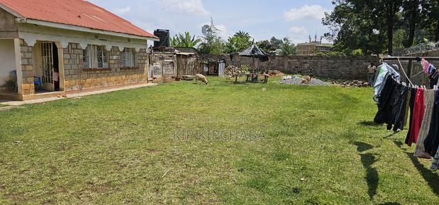 8bdrm Bungalow in Kimumu for sale
