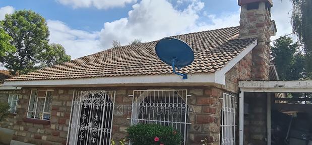 8bdrm Bungalow in Pioneer for sale