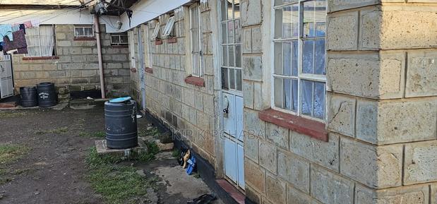 9bdrm Duplex in Kimumu for sale