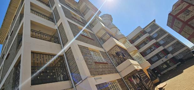 20bdrm Block of Flats in Pioneer for sale