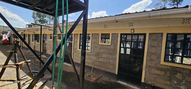 18bdrm Duplex in Kimumu for sale