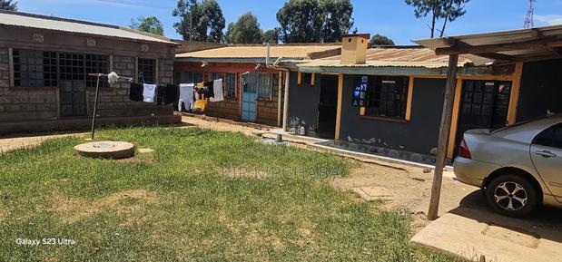 10bdrm Duplex in Kimumu for sale