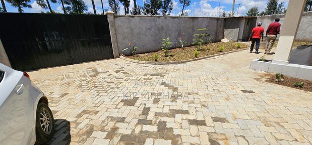 3bdrm Bungalow in Elgonview for sale