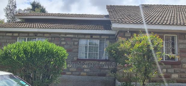 8bdrm Bungalow in Pioneer for sale
