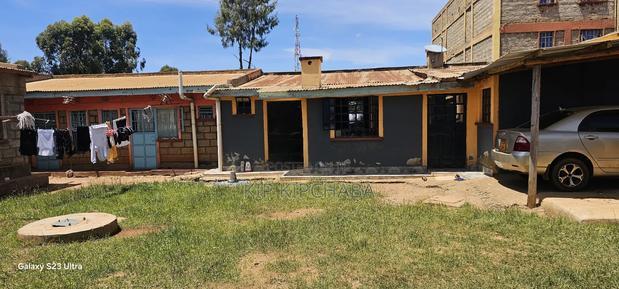 10bdrm Duplex in Kimumu for sale