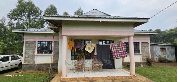 2bdrm Bungalow in Outspan, Racecourse for sale