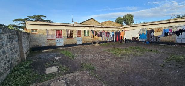 9bdrm Duplex in Kimumu for sale