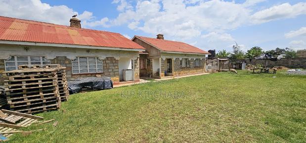 8bdrm Bungalow in Kimumu for sale