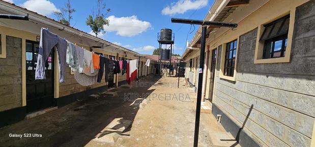 18bdrm Duplex in Kimumu for sale