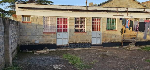 9bdrm Duplex in Kimumu for sale