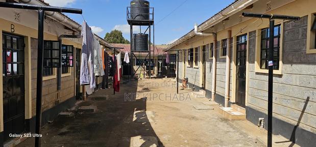 18bdrm Duplex in Kimumu for sale