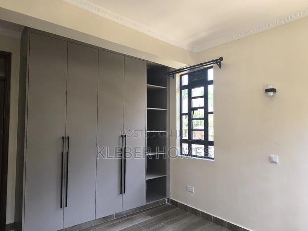 6bdrm Villa in Kitisuru for rent
