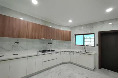 3bdrm Apartment in Kil, Kileleshwa for sale