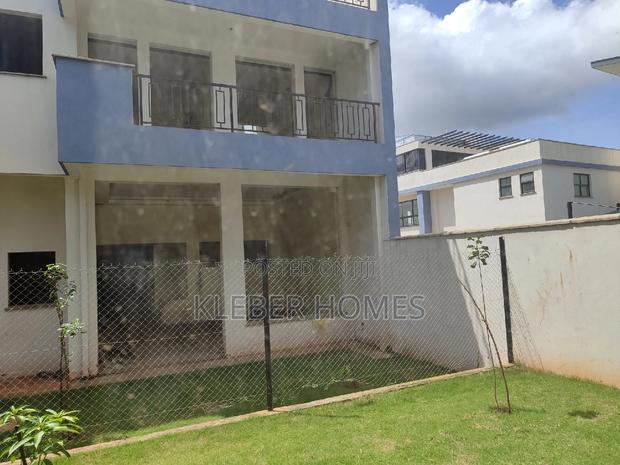4bdrm Townhouse/Terrace in Langata for sale