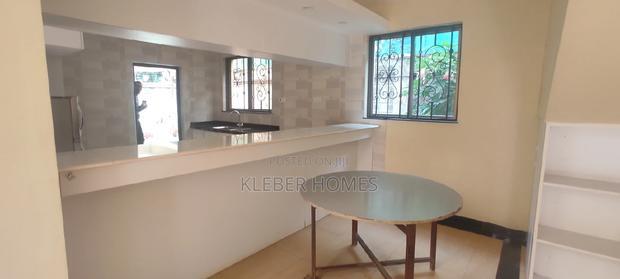 5bdrm Villa in Lavington for sale