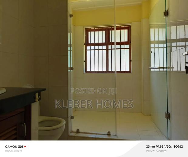 5bdrm Mansion in Runda for rent