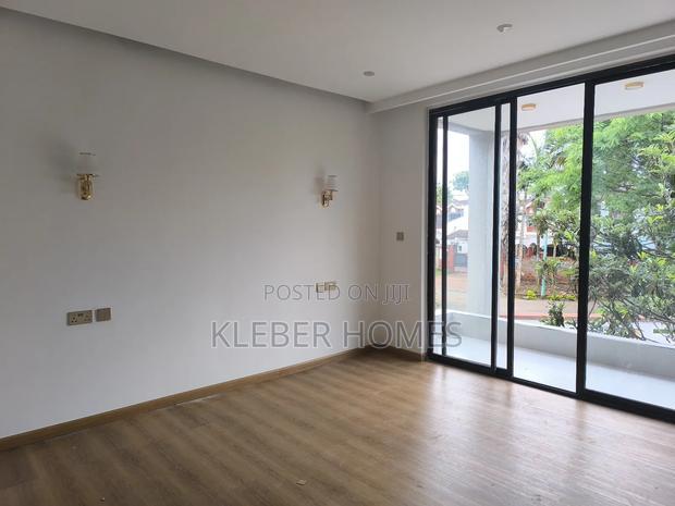 5bdrm Villa in Lavington for sale