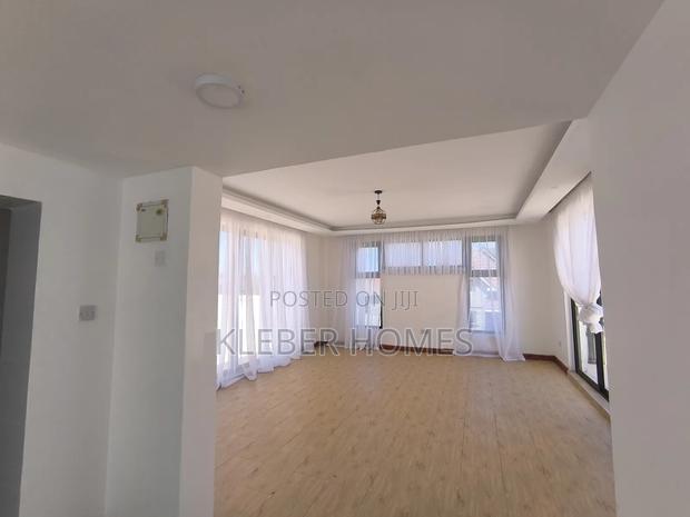4bdrm Townhouse/Terrace in Kenyatta Road for sale