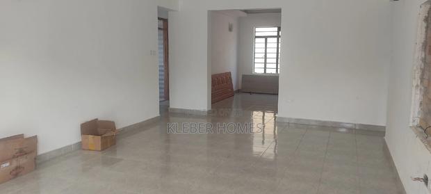 3bdrm Bungalow in Kenyatta Road for sale