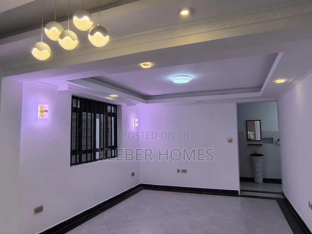 7bdrm Townhouse/Terrace in Kenyatta Road for sale