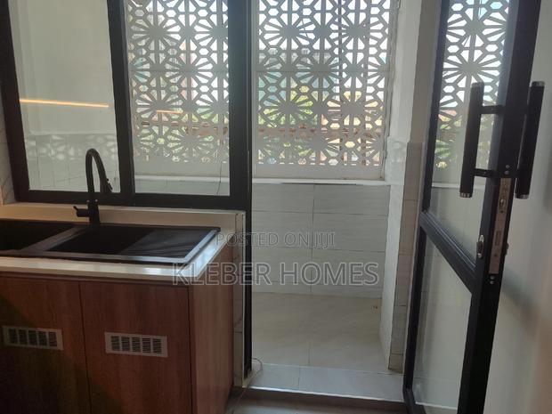 3bdrm Apartment in Parklands for sale