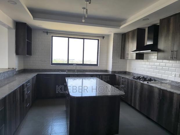 5bdrm Duplex in Lavington for rent