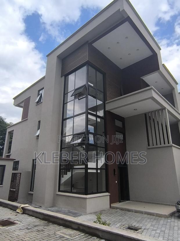 5bdrm Villa in Lavington for sale