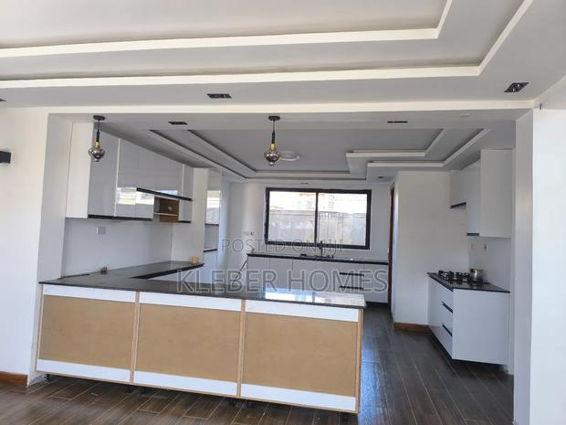 4bdrm Townhouse/Terrace in Kenyatta Road for sale