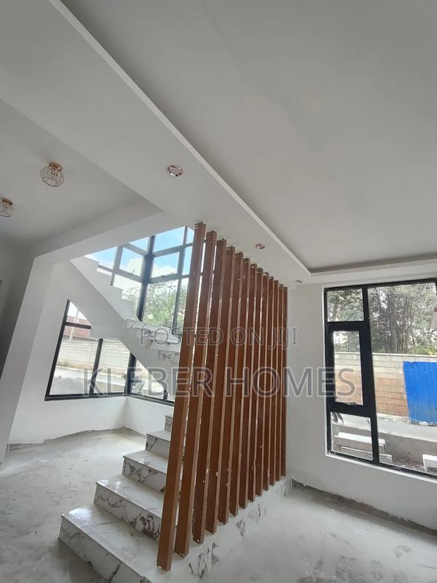 5bdrm Villa in Lavington for sale