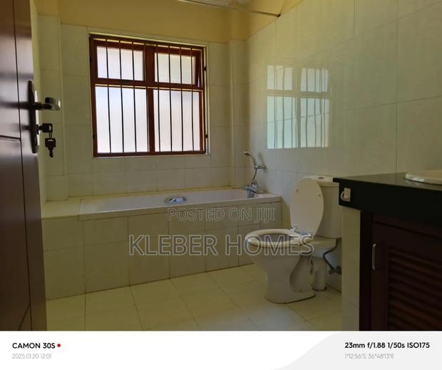 5bdrm Mansion in Runda for rent