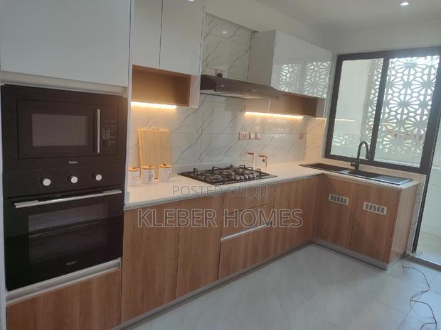 3bdrm Apartment in Parklands for sale