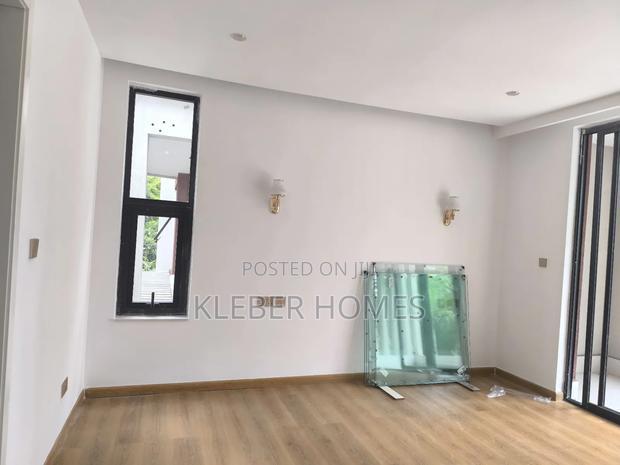 5bdrm Villa in Lavington for sale